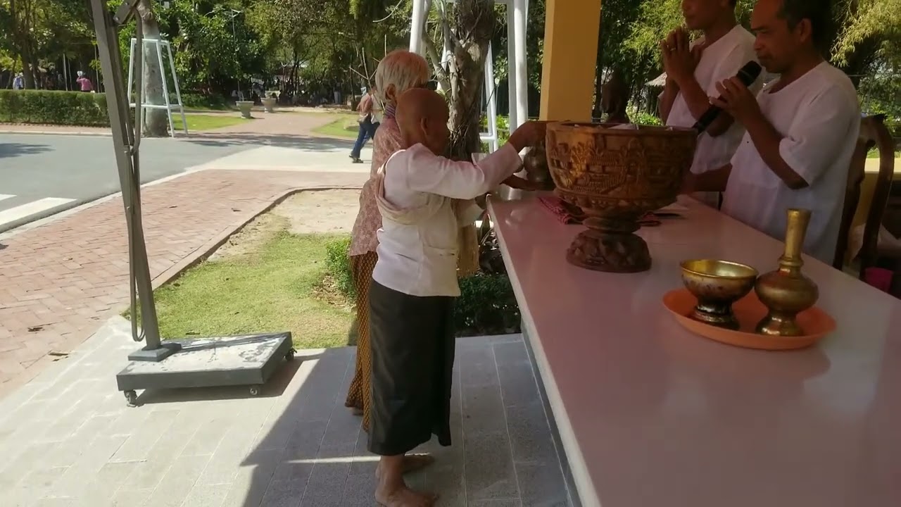 មកវត្តលោកតាសុទ្ធឲ្យព្រះអង្គប្រោះព្រំ
