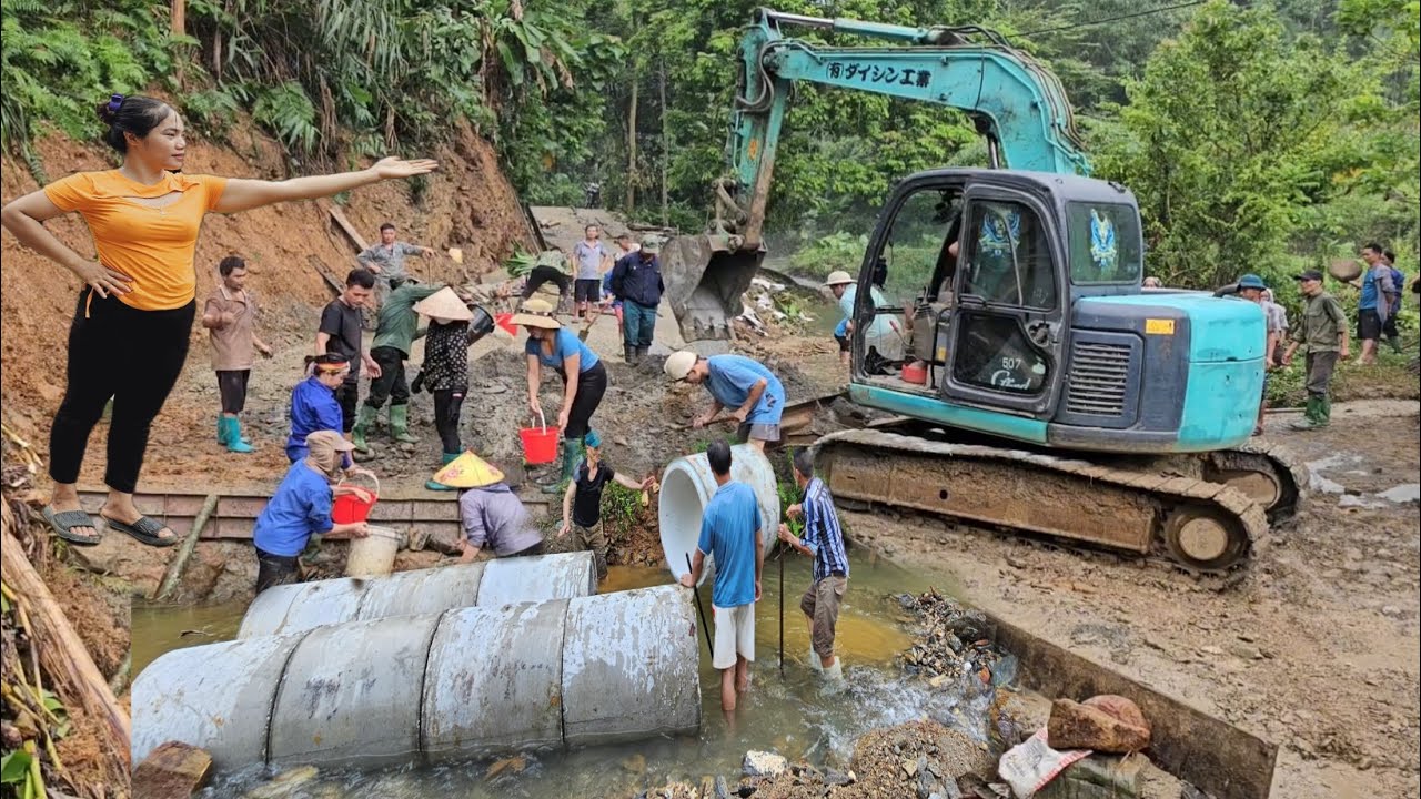 FULL VIDEO:The driver and the girl, along with all the villagers, poured concrete over the stream.