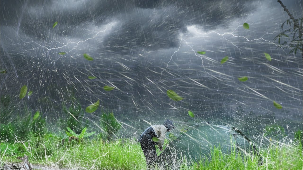TRAPPED IN A BRUTAL THUNDER STORM‼️ FORCED TO FIGHT BAD WEATHER⛈️ CAMPING IN HEAVY RAIN