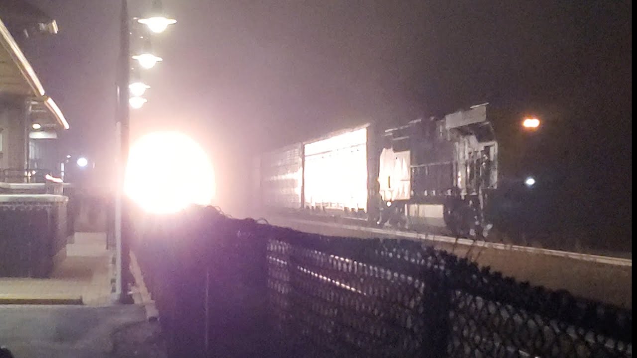 Foggy Friday Railfanning In Washington, MO - 12/26/2025