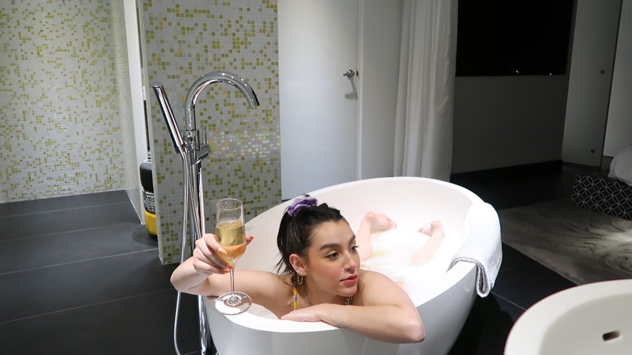 ME FUI DE VACACIONES SOLA *soy fina* l Sofia Castro