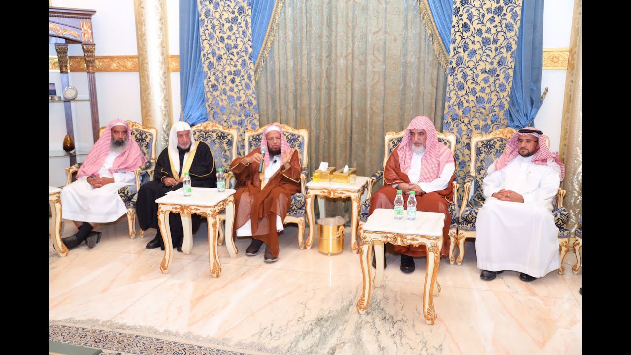 لقاء معالي الشيخ د صالح بن عبدالعزيز آل الشيخ في ثلوثية د محمد المشوح