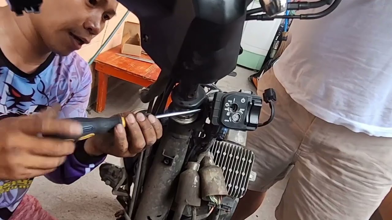 paanu mag palit ng ignition switch ng honda click by temz moto tv