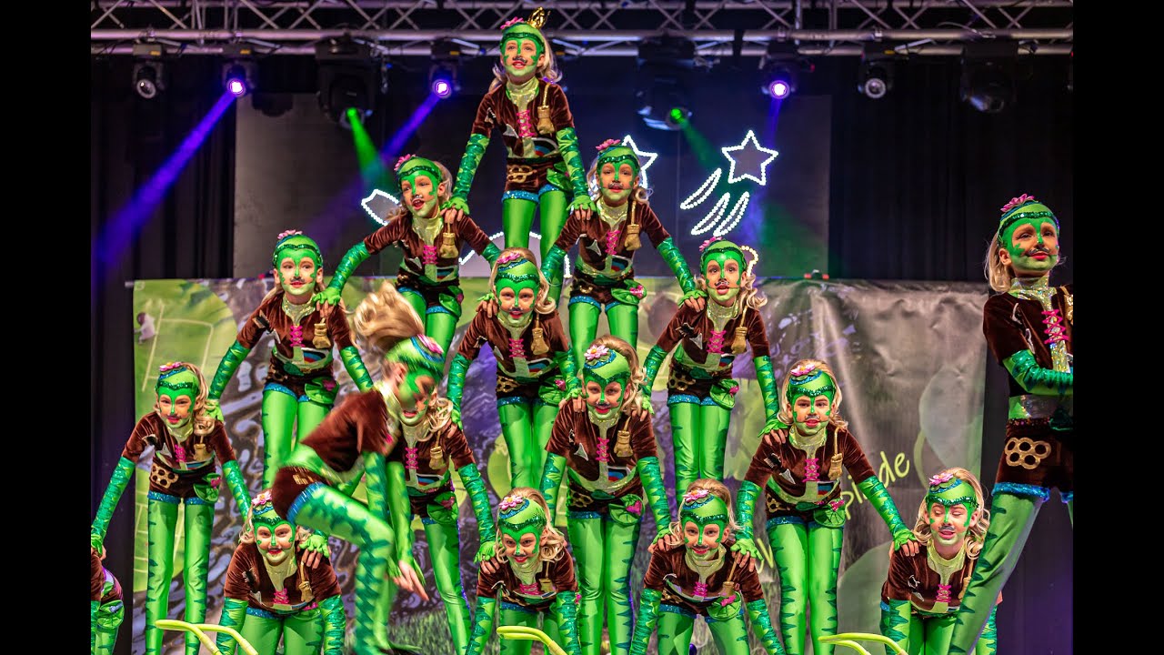 Tanzgruppe Young Society mit ihrem Showtanz 