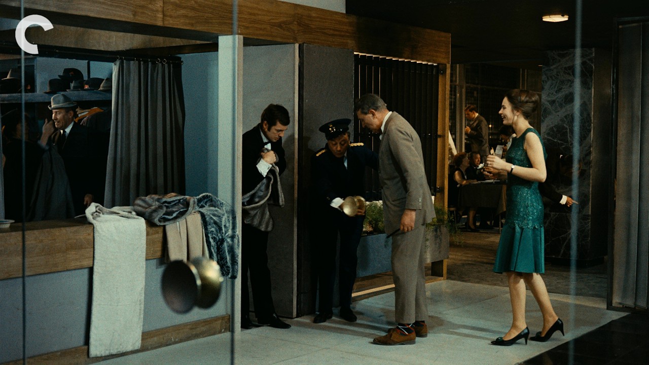 PLAYTIME: How Jacques Tati Develops a Single Gag