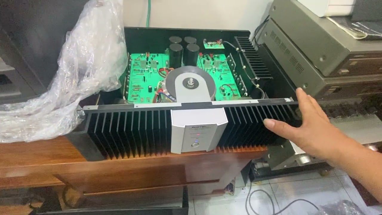 Em về pre và pow ROTEL 1070 đẹp xuất sắc giá rất tốt nha quý vị:0396017979 có báo giá cuối video
