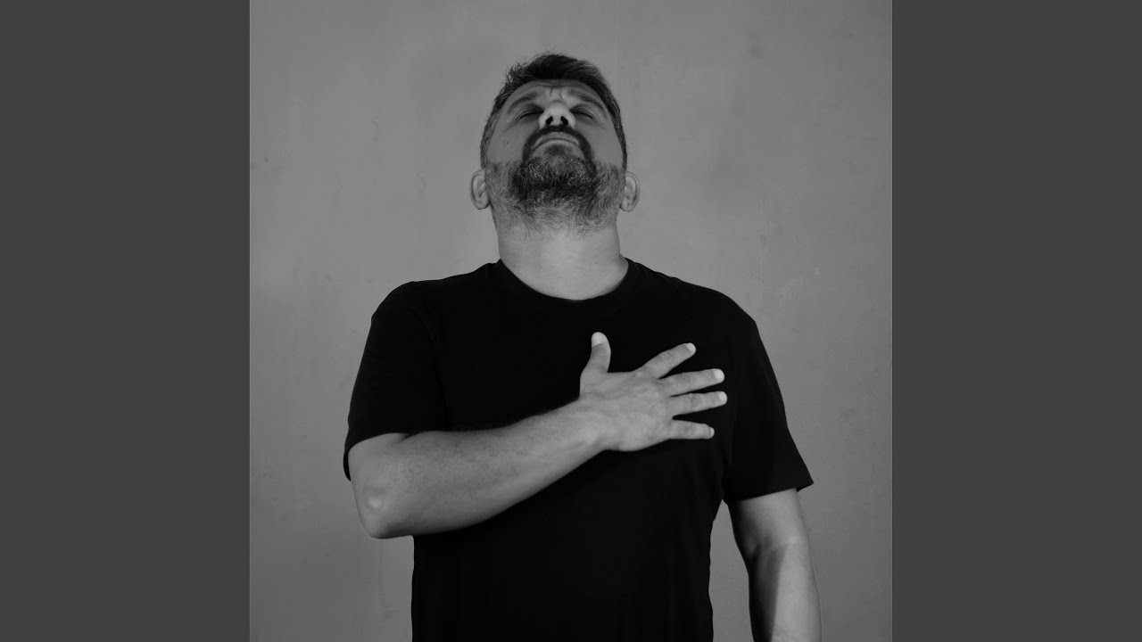 Dünya Bir Penceredir Her Gelen Baktı Geçti