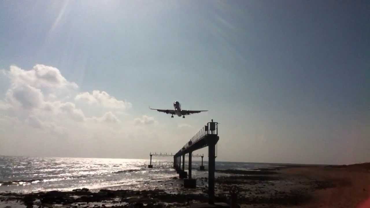 Thomson Airways 757 G-OOBP Landing at Lanzarote Airport