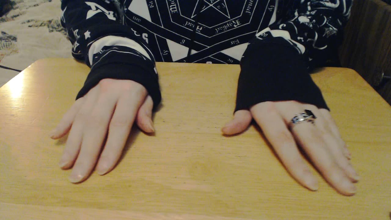 [ASMR] Binaural Simple Sounds on Table w/ Tapping + Scratching + Fabric Sounds (No Talking)