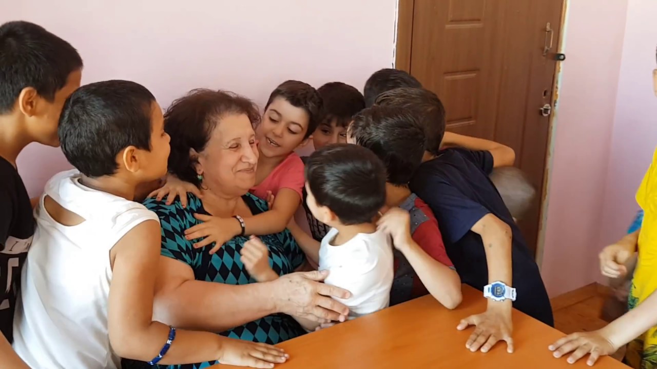 Ümid yeri kimsesizler yeri. Uşaqlara dəstək olun.