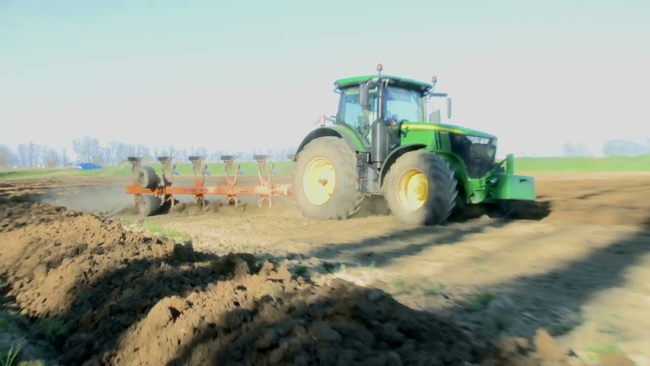 John Deere R7 310-aratro Moro esavomero