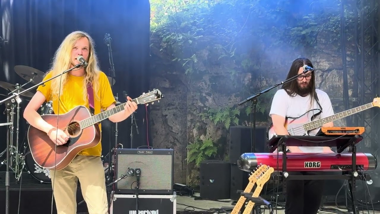 Haunt the Woods perform Ubiquity and Overflow
