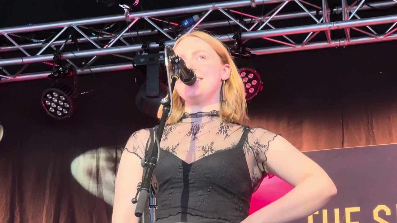 Kim Carnie@Sidmouth Folk Festival, 03/08/2025