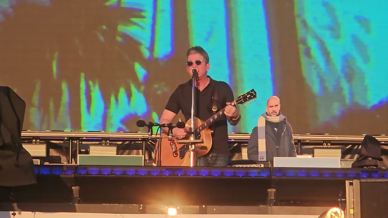 Oasis - Talk Tonight (Live in Manchester 11/7/25)
