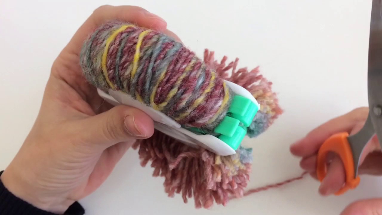Cómo hacer pompones con Pompón maker
