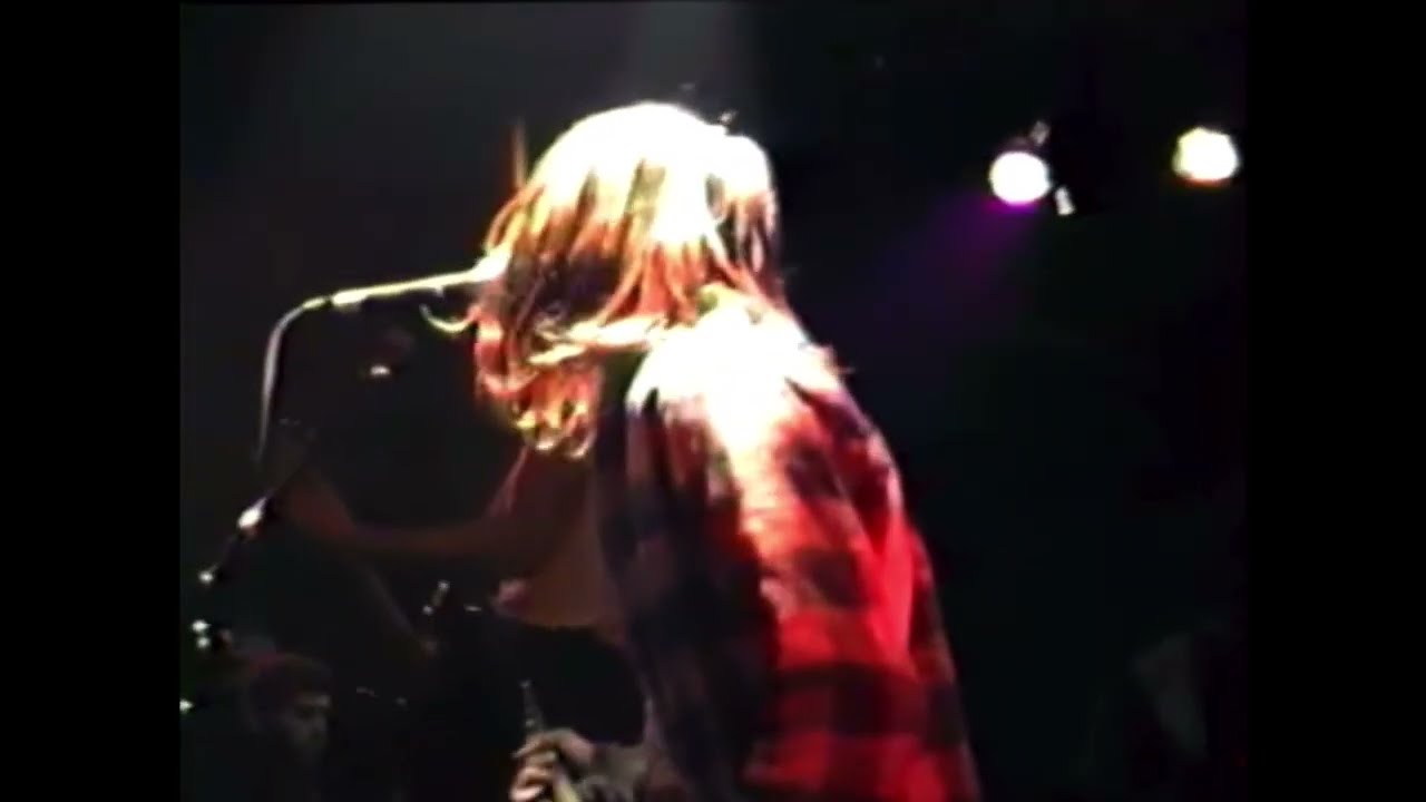 Nirvana - Dive (Remixed) Live, Fahrenheit, Issy-les-Moulineaux, FR 1989 December 01