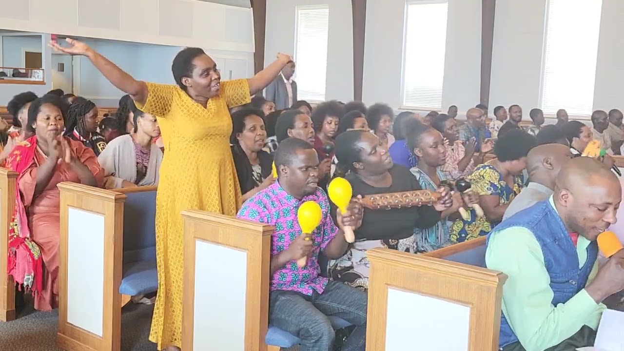 Uruwera Mana amakorasi yo guhimbaza Imana Christian Church ⛪️ Louisville ky
