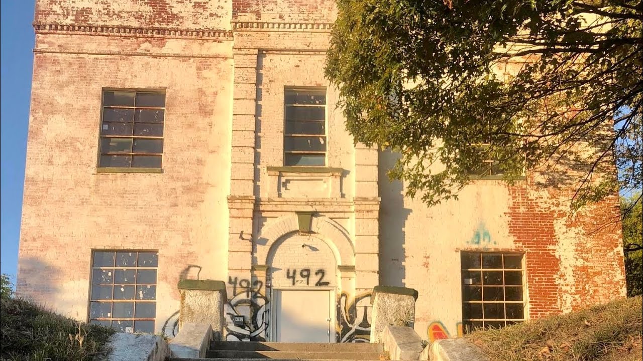 Exploring Abandoned Griggs Arts School For Minority ( Memphis, Tn )
