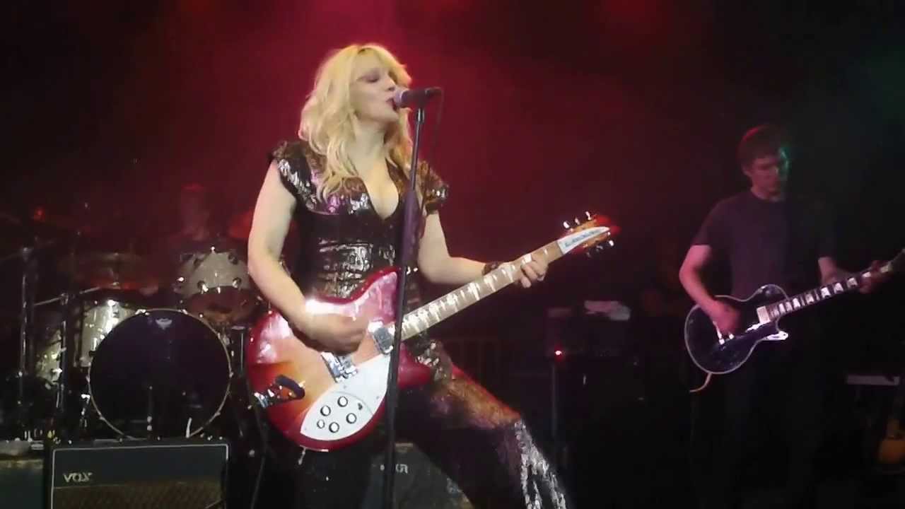 Courtney Love - Pretty on the Inside - Live in Petaluma