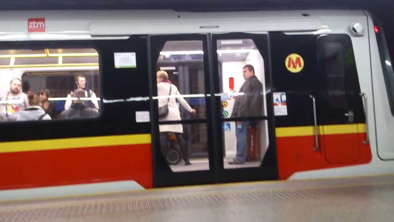 Dwa przejazdy Siemens Inspiro na stacji Plac Wilsona.