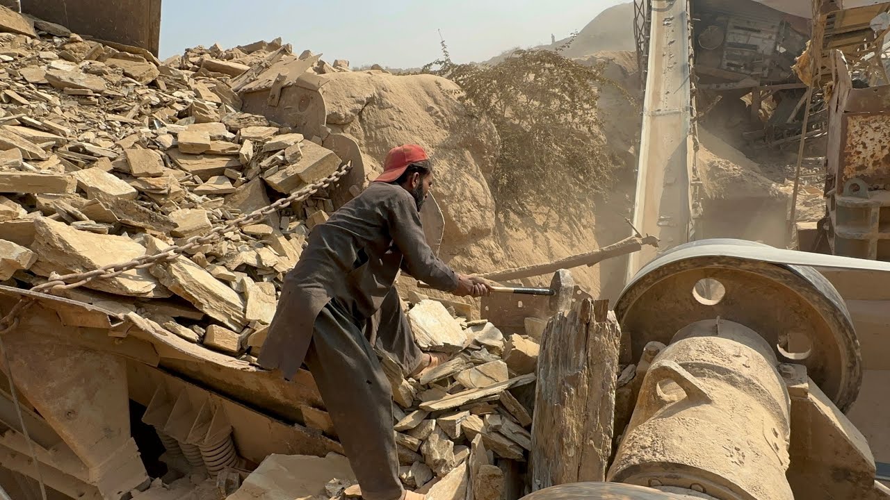 Giant Rock Crushing Machine in Action 💥Massive Stone Crusher Breaking Huge BouldersExtreme RockCrush