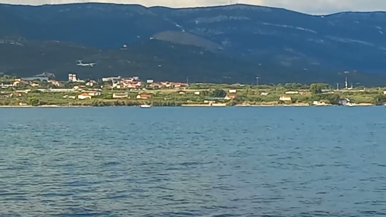 Tik iznad mora:Adrenalinsko sletanje kod Trogira ✈️Touching the Blue:Spectacular Landing Near Trogir
