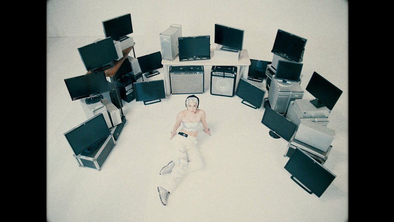 Jess Connelly - On My Way Up (Official Video)