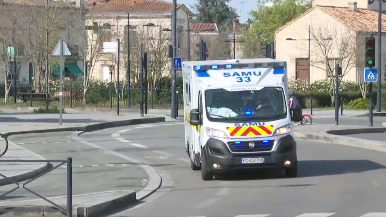 Covid-19 en France: arrivée à Bordeaux de patients transférés depuis Mulhouse | AFP Images
