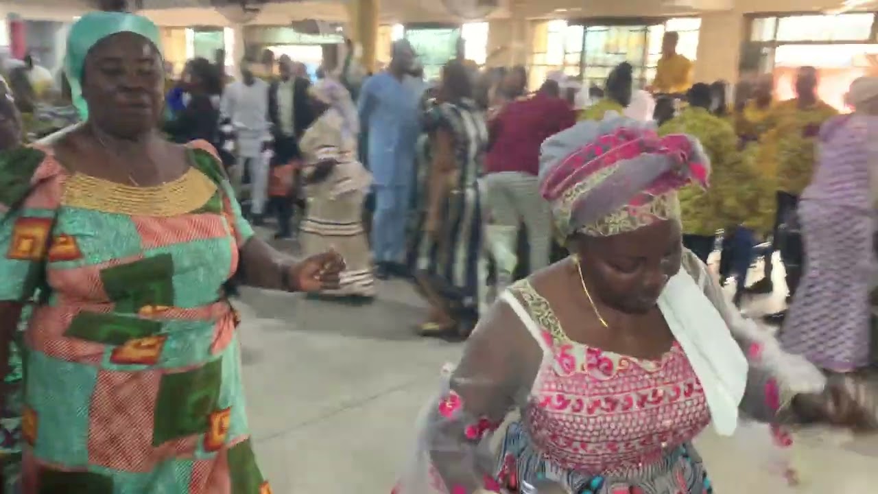 The National Anthem of Christian Divine Church - AYEYI AYEYI sang by Mrs. Anokye