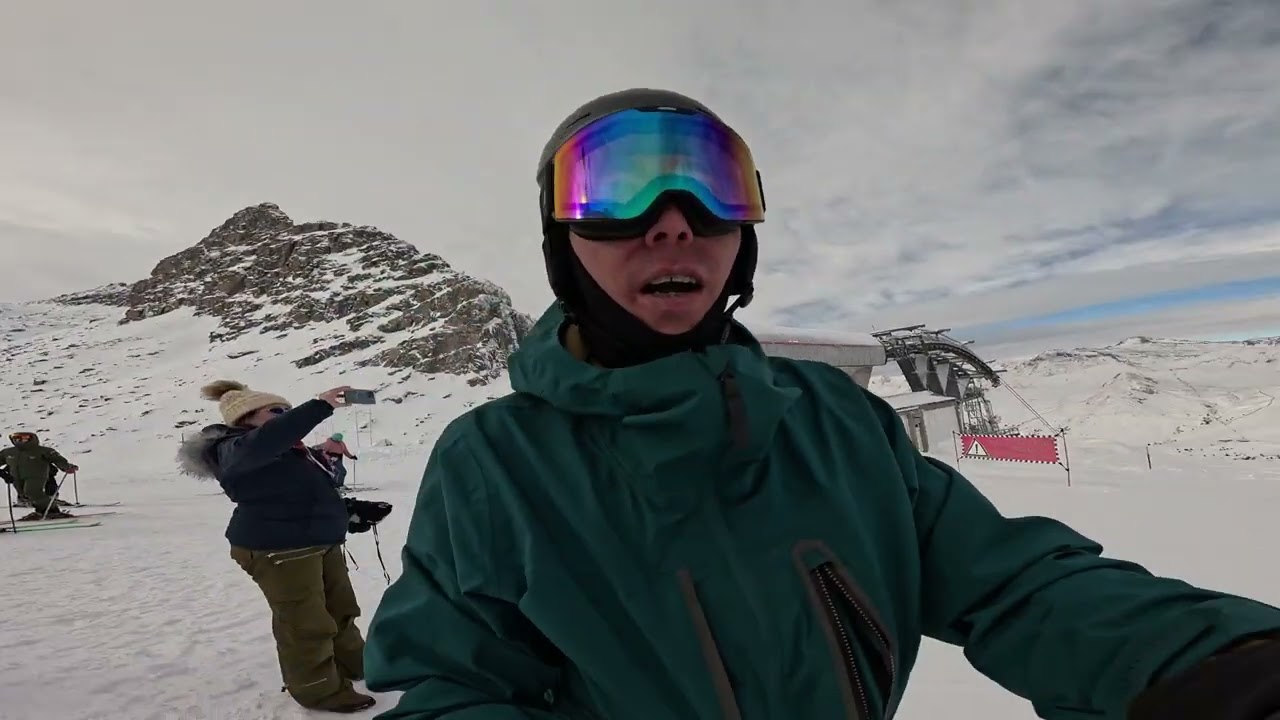 Let's get down! PERSENA GLACIER Passo del Tonale Snowboard is fun by GREENSY HEROES
