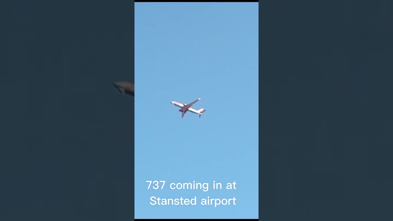 737 coming in to STN/EGSS