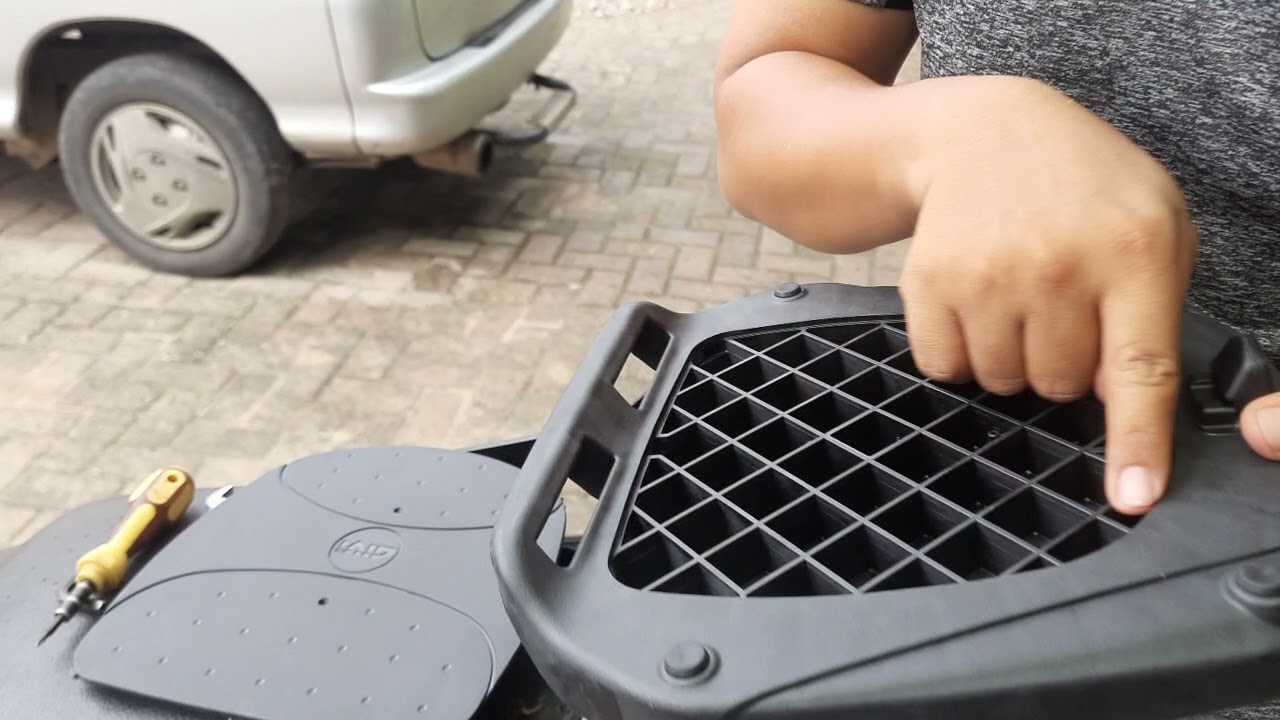 tutorial cara pemasangan alas box atau baseplate givi kappa