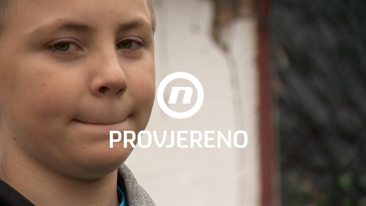 Mama ga je napustila i odvela sestru, a on sada živi u drvenoj kućici