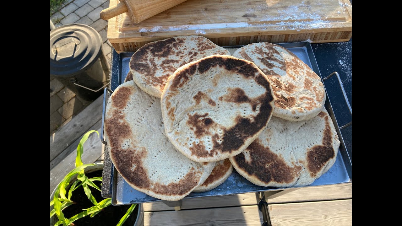 Gáhkku - bakar bröd på Muurikka