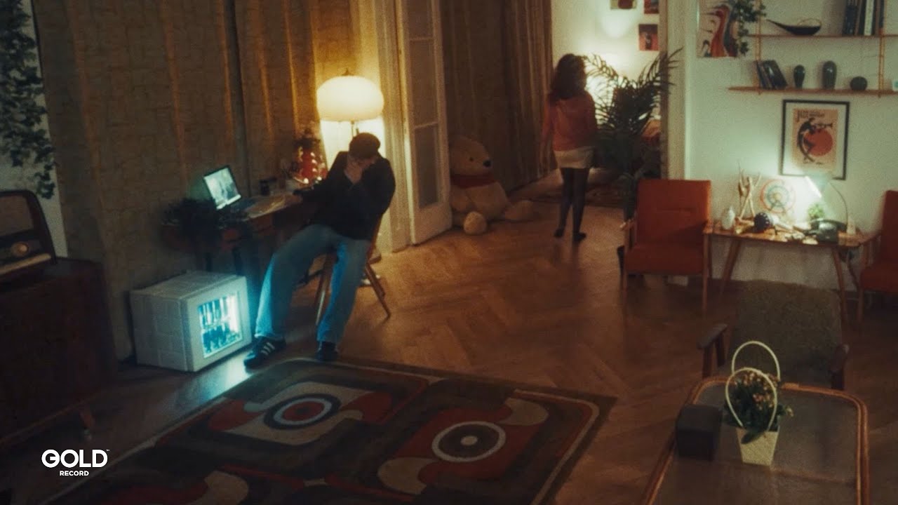 AKC Misi - Velem lehetnél feat. Atka (Official Visualizer)