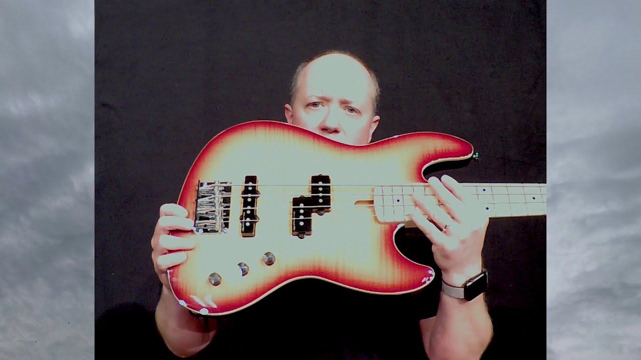 Short Scale Bass Comparison - Sire U5 vs Gibson LP DC Jr vs Squier VM Mustang
