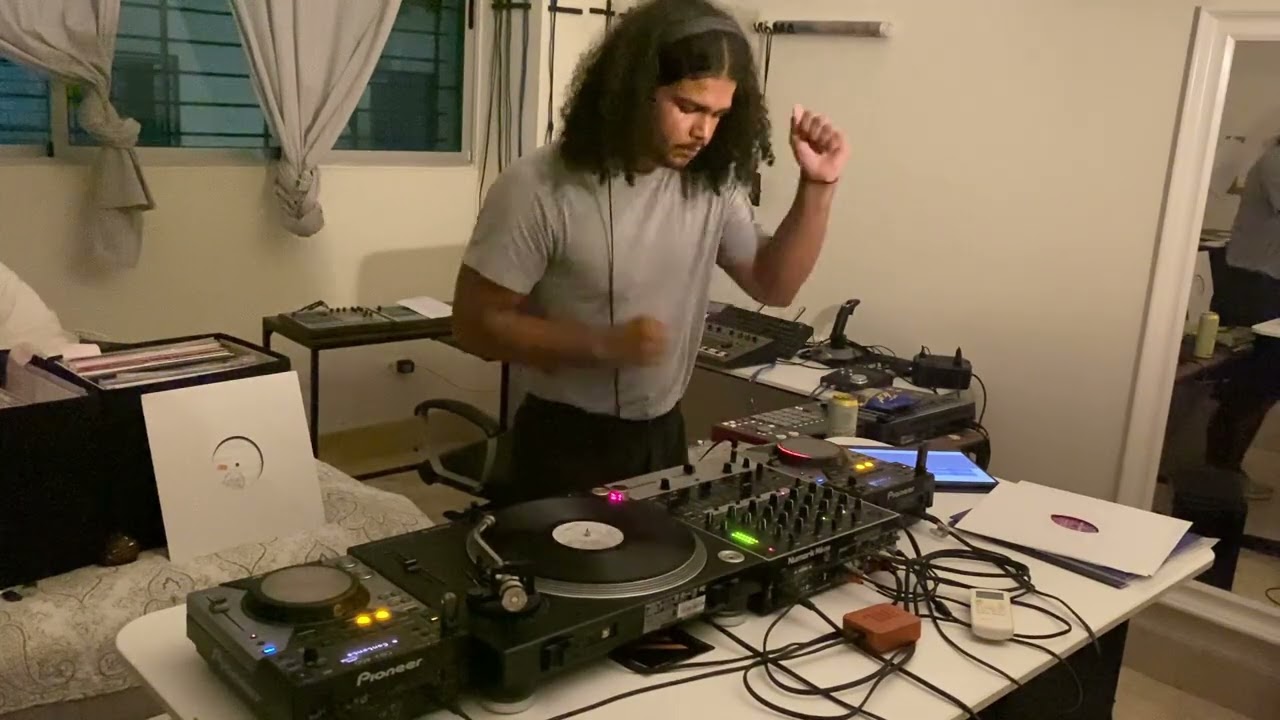 Underground House DJ Mix - CDJ-400 + Vinyl - #04