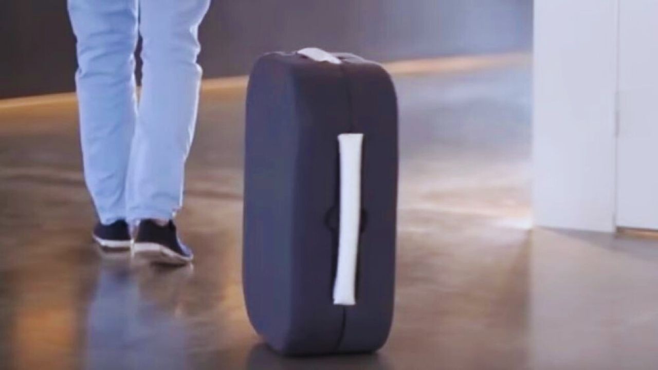 Best Smart Suitcases for High Tech Travelers in 2024