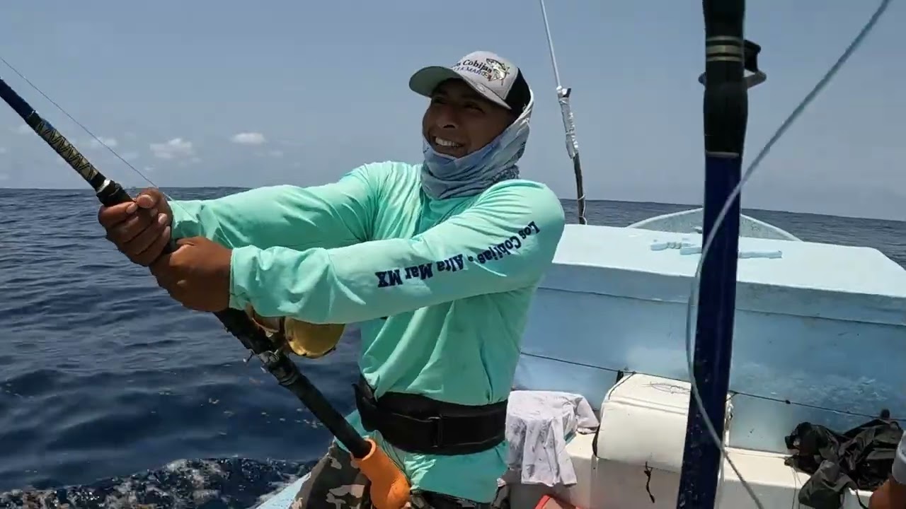 Atunes en el alta mar con el tripulante mudo 😱😱