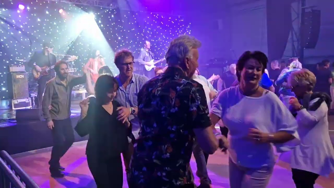 Små gutter og sterke menn med Hanne Mette Band på Caravanfestivalen på Elverum 2023 Dansnytt
