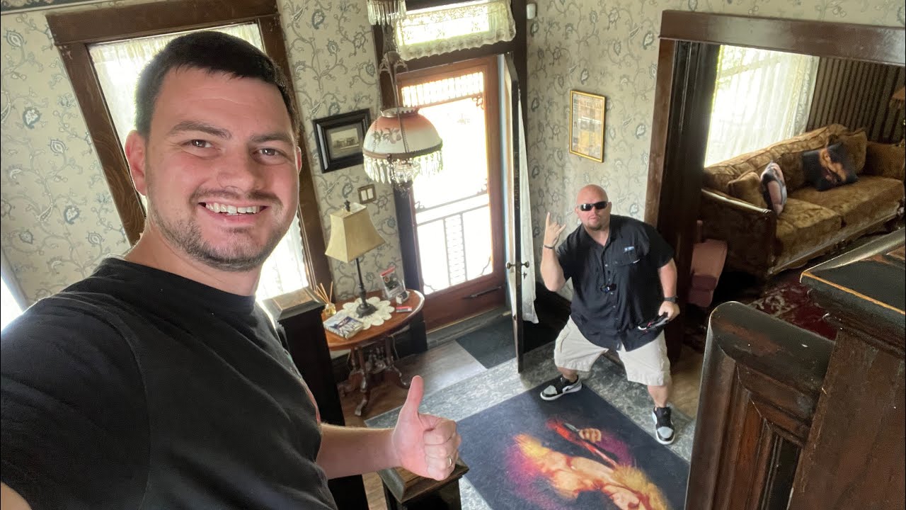 Buffalo Bills House tour | The Silence of the Lambs filming location with @BIGBAKEONTHEMOVE