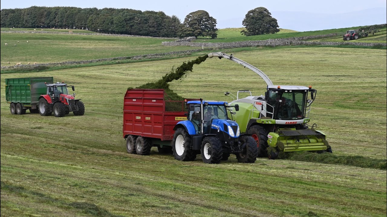 Rowing Up & Lifting Grass with Claas Jaguar 860 and New Holland, Case IH & Massey Fergusons