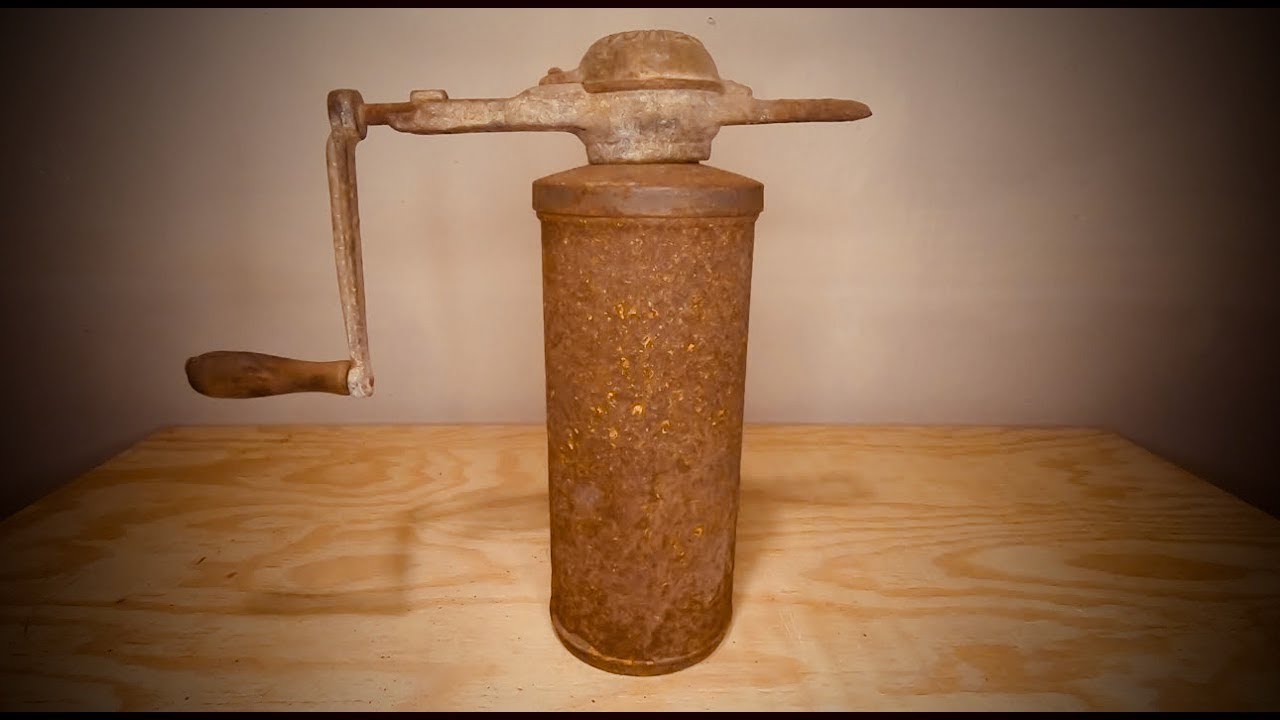 Vintage Hand Crank Ice Cream Maker Restoration (part 1)