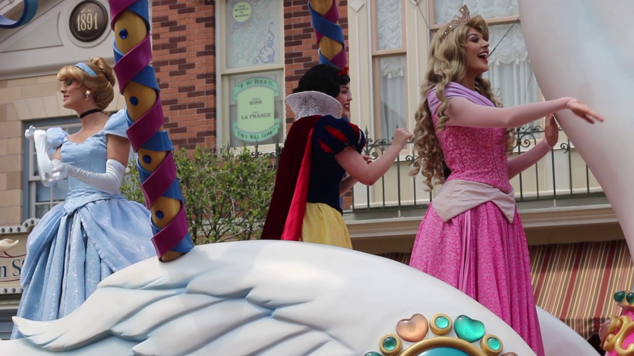 Flight of fantasy Princess float show stop 2017 April