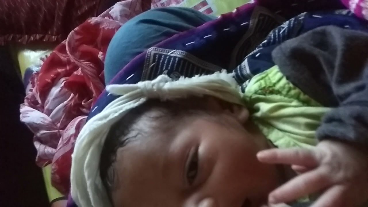 one week baby react on his mother voice