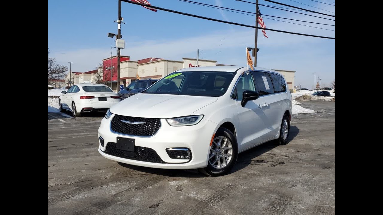 2024 Chrysler Pacifica Touring L Rochester Hills, Troy, Pontiac, Sterling Heights, Auburn Hills...