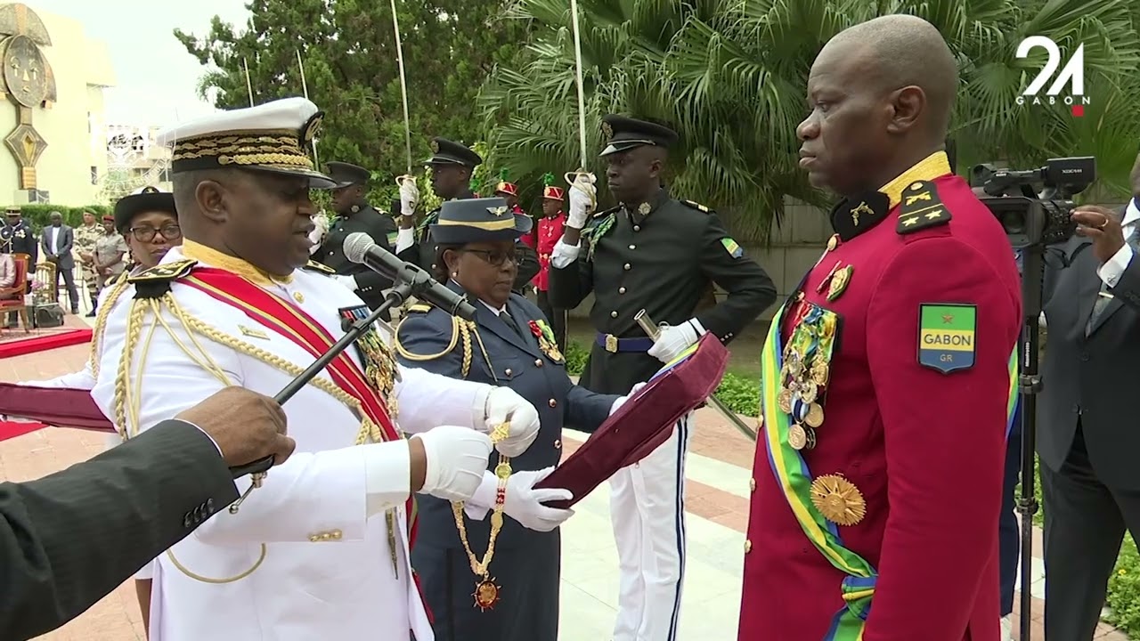 GABON SOCIÉTÉ : DÉCORATION DU PRÉSIDENT DE LA TRANSITION BRICE CLOTAIRE OLIGUI NGUEMA