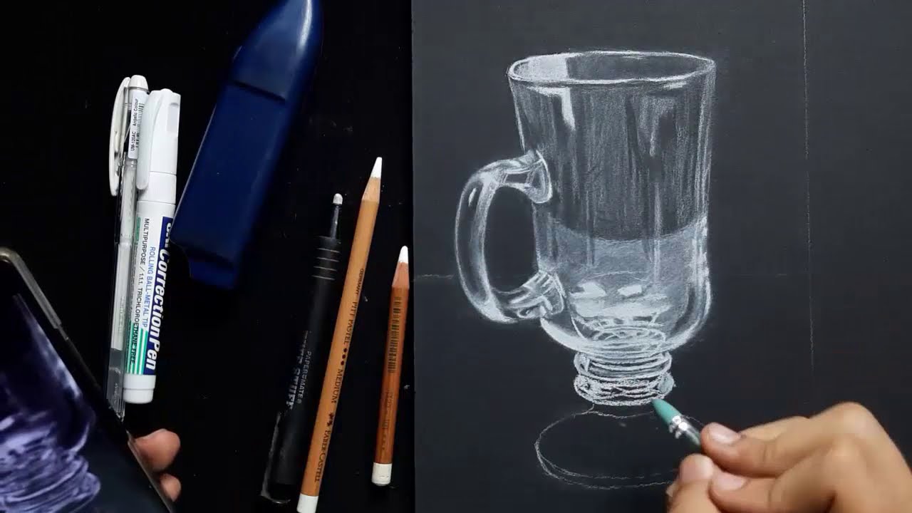 تعليم رسم الطبيعة الصامته _الزجاج_ بالسوفت باستل الابيض على الورق الاسود