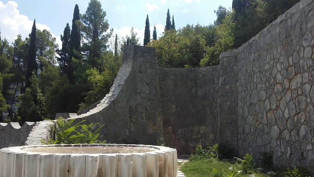 Partisan Memorial, Mostar
