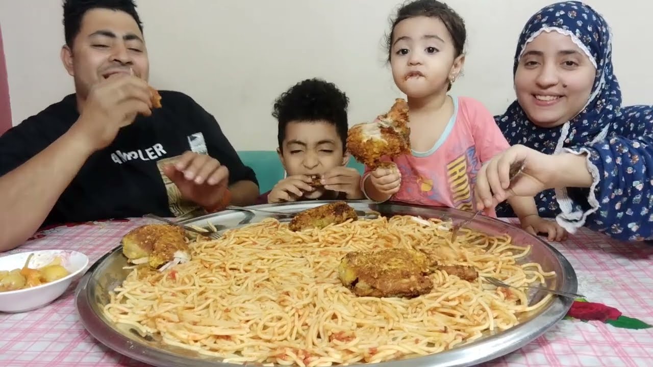 تحدي اكل على اكبر صينيه  مكرونه الاسباجتي و 2 كيلو افخاد الدجاج هاني راح للجزار الجاموسه جريت وراه😂